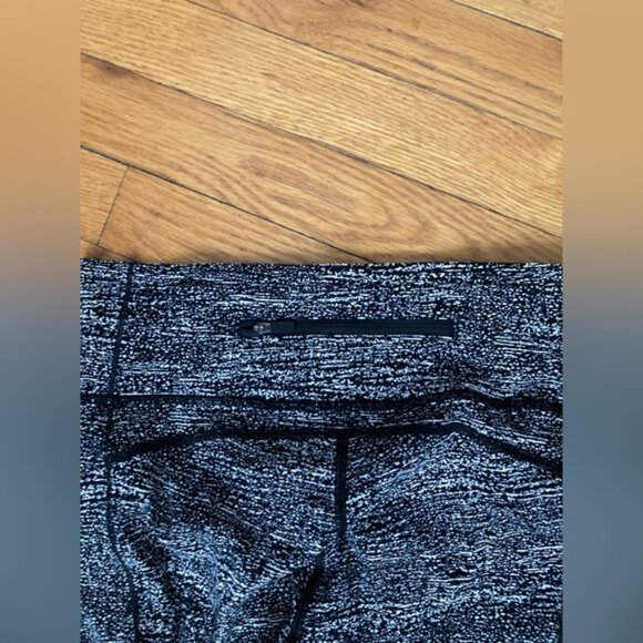 lululemon Pace Perfect High-Rise Tight 25” - Picture 5 of 7